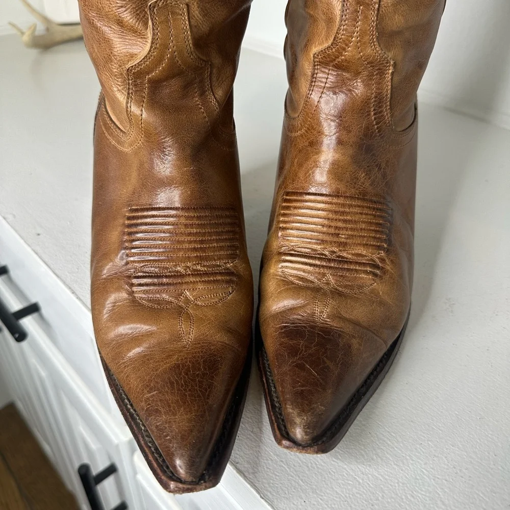Charlie 1 Horse Women’s 9.5B Tan Leather Slouchy Western Boots Boho Trend - Picture 3 of 10